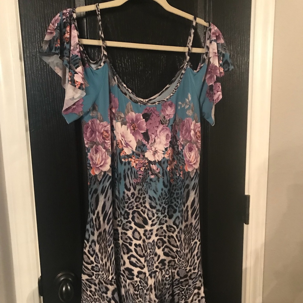 Cute summer dress for almost any occasion.